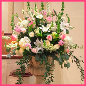 BURSTING IVORY PINKS TABLE ARRANGEMENT